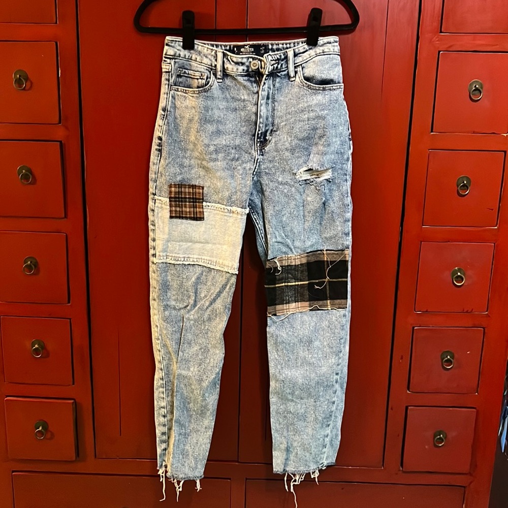 SO CUTE HOLLISTER Ultra High Rise Mom Jean Size 5R 27x27